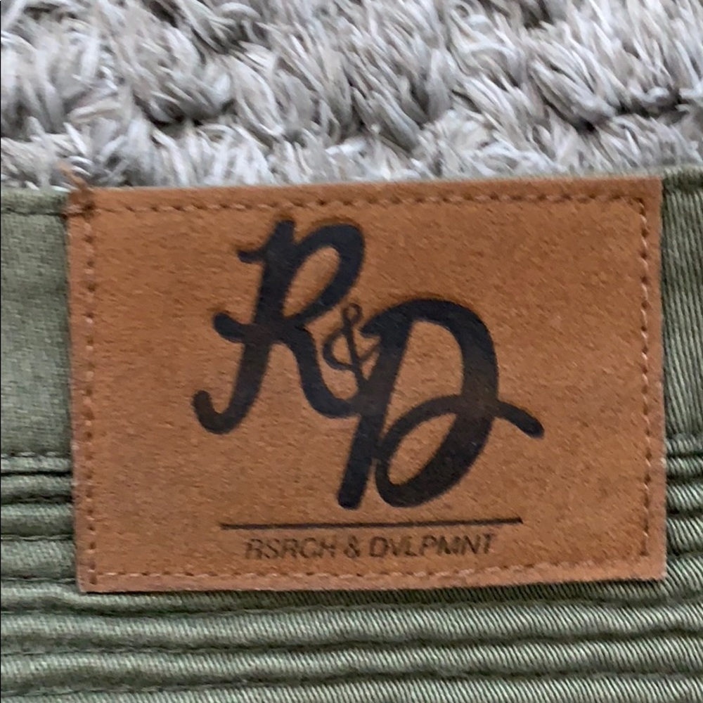 Pants - Picture 3 of 4